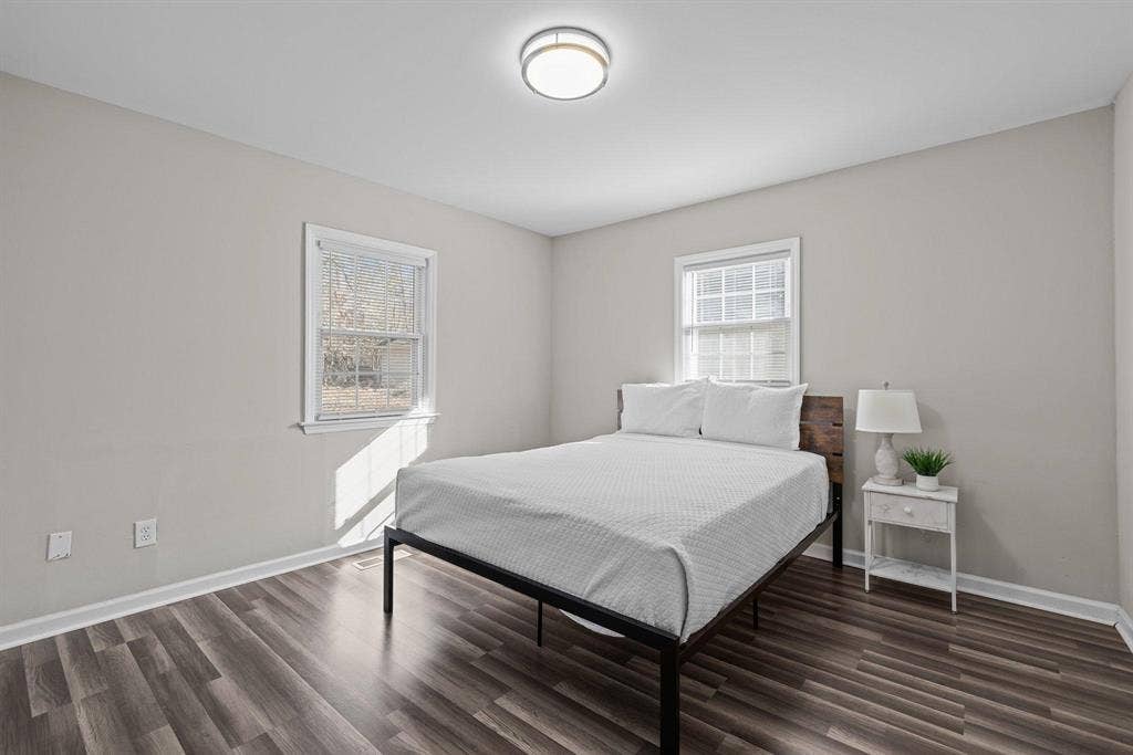 4 BR in Hillsborough