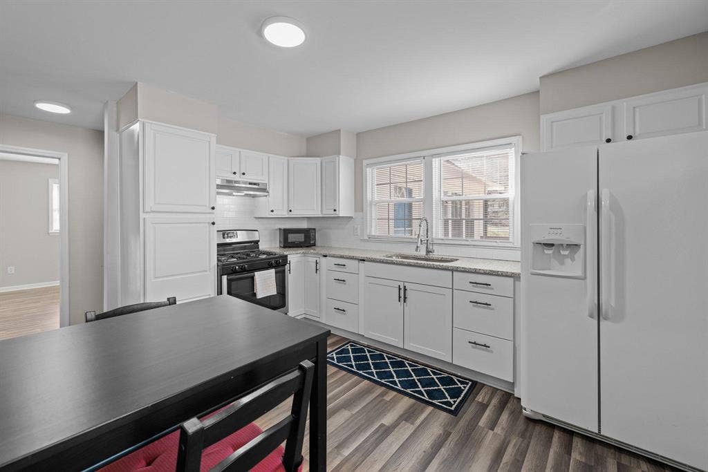 4 BR in Hillsborough