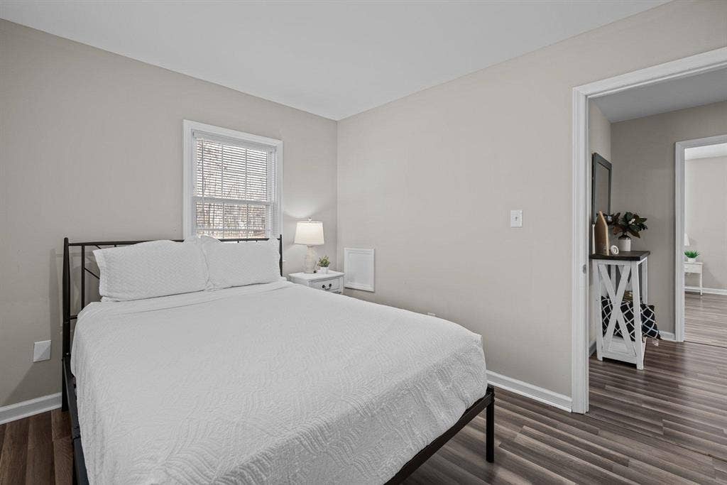 4 BR in Hillsborough