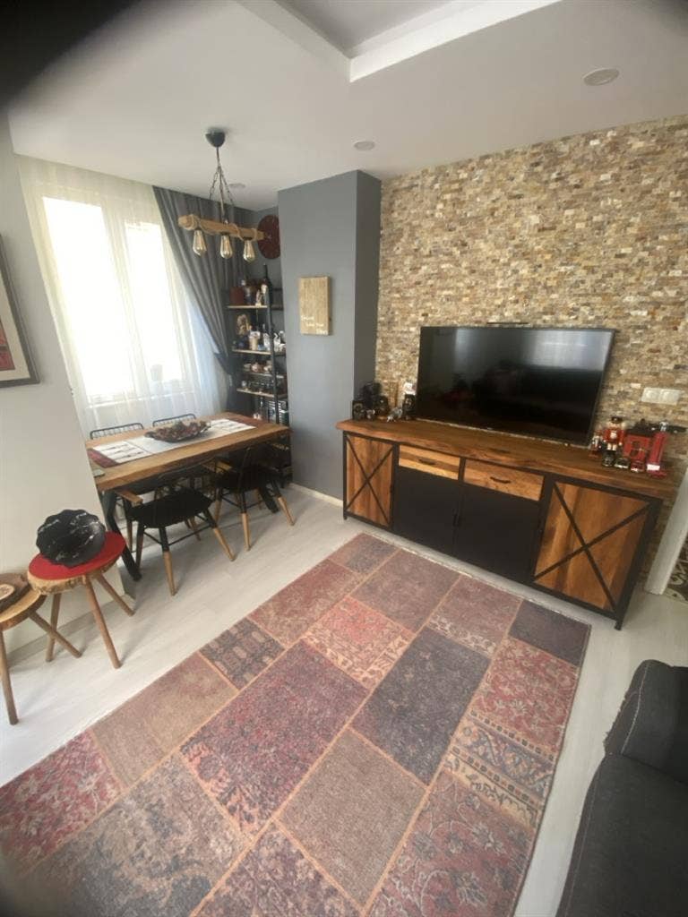 Düzenli bir ev arkadaşı arıyorum