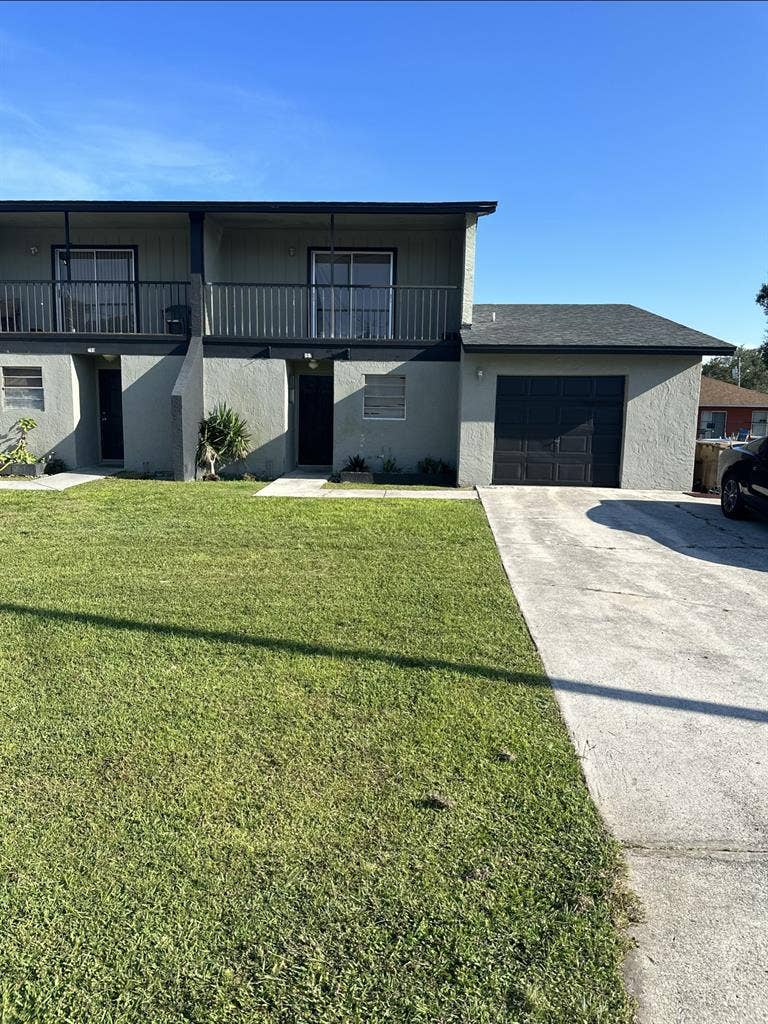 1 Bedroom/private bath/balconyy