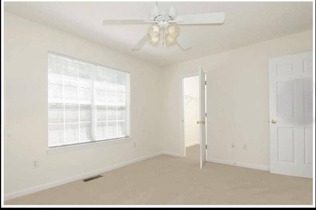 Looking for a female roommate