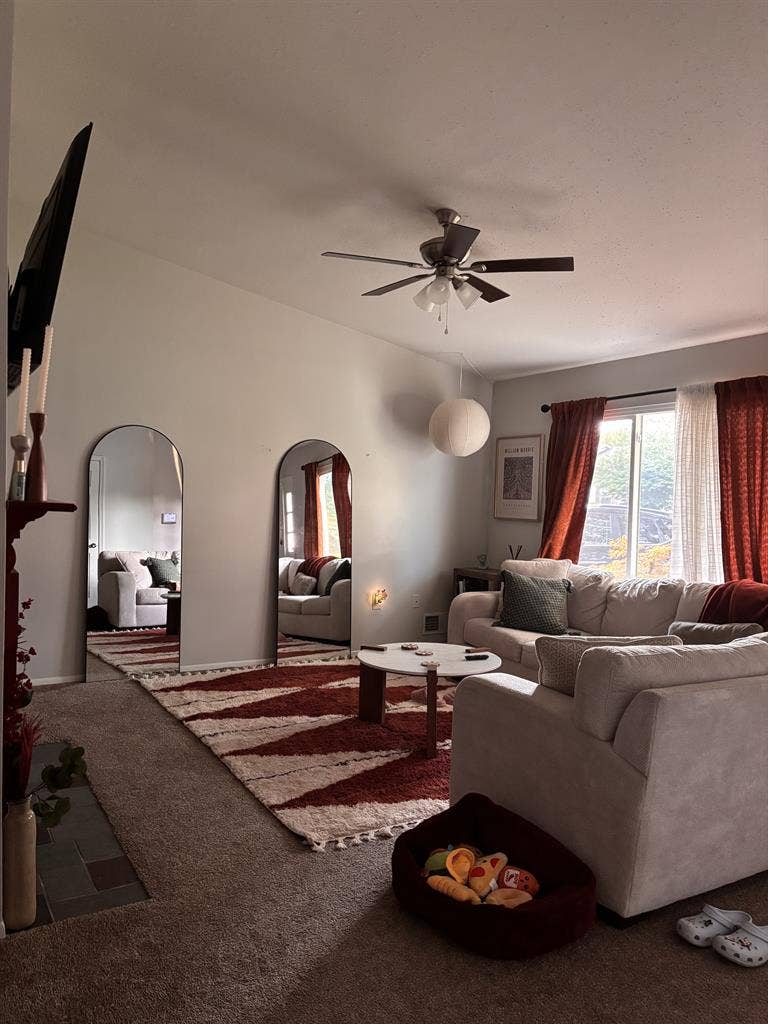 1 Room and Private Bathroom