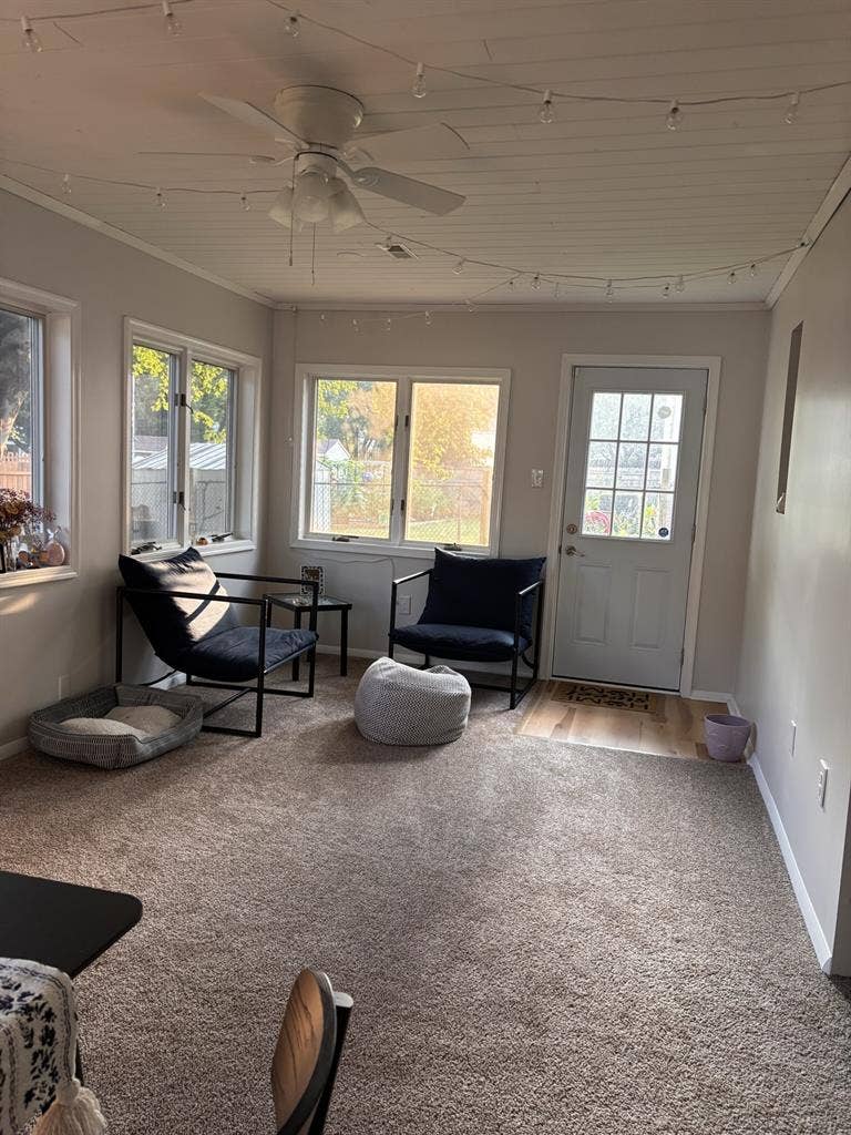1 Room and Private Bathroom