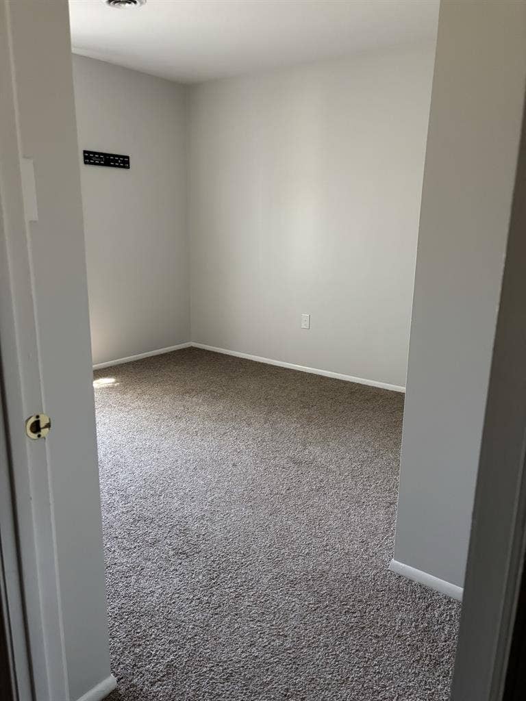 1 Room and Private Bathroom