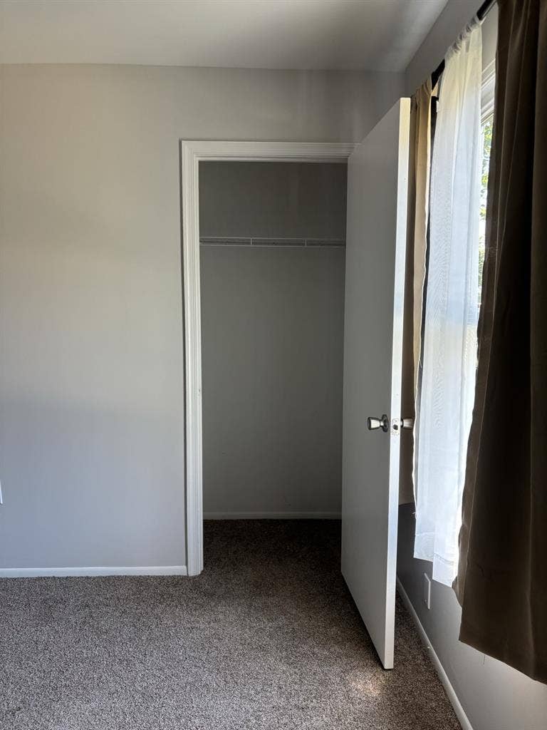 1 Room and Private Bathroom
