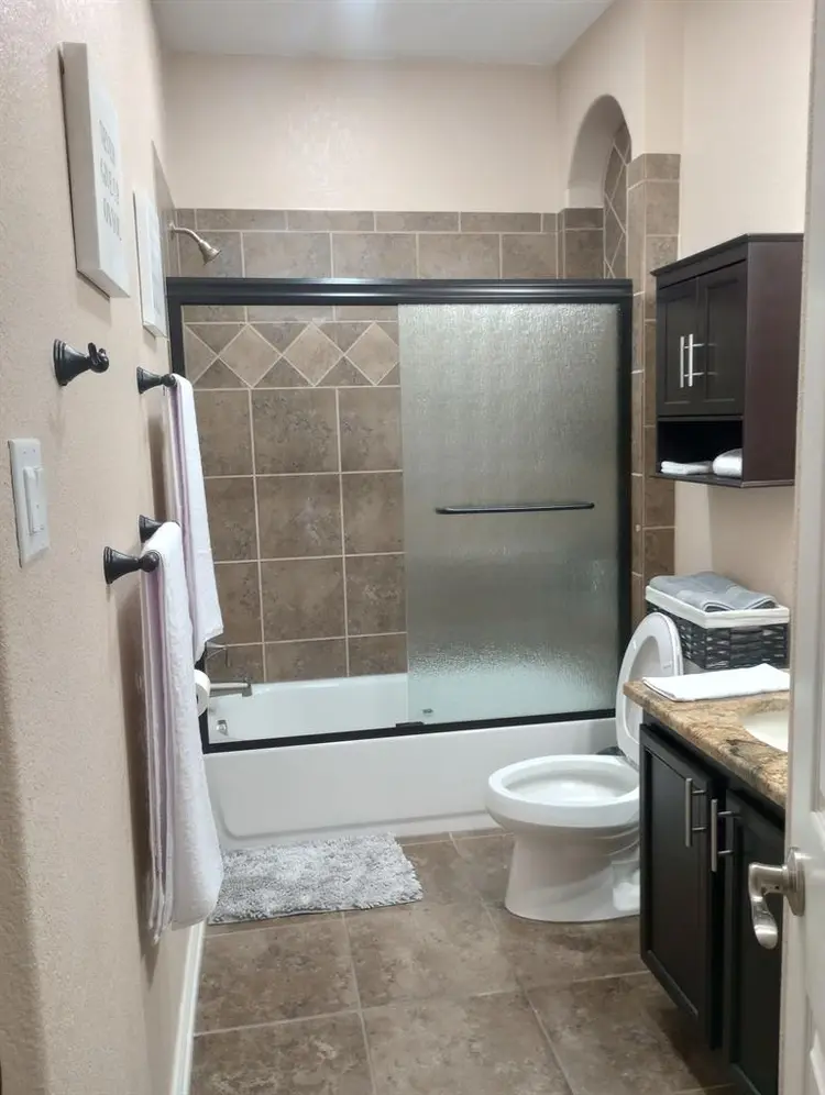 3 BR in Converse