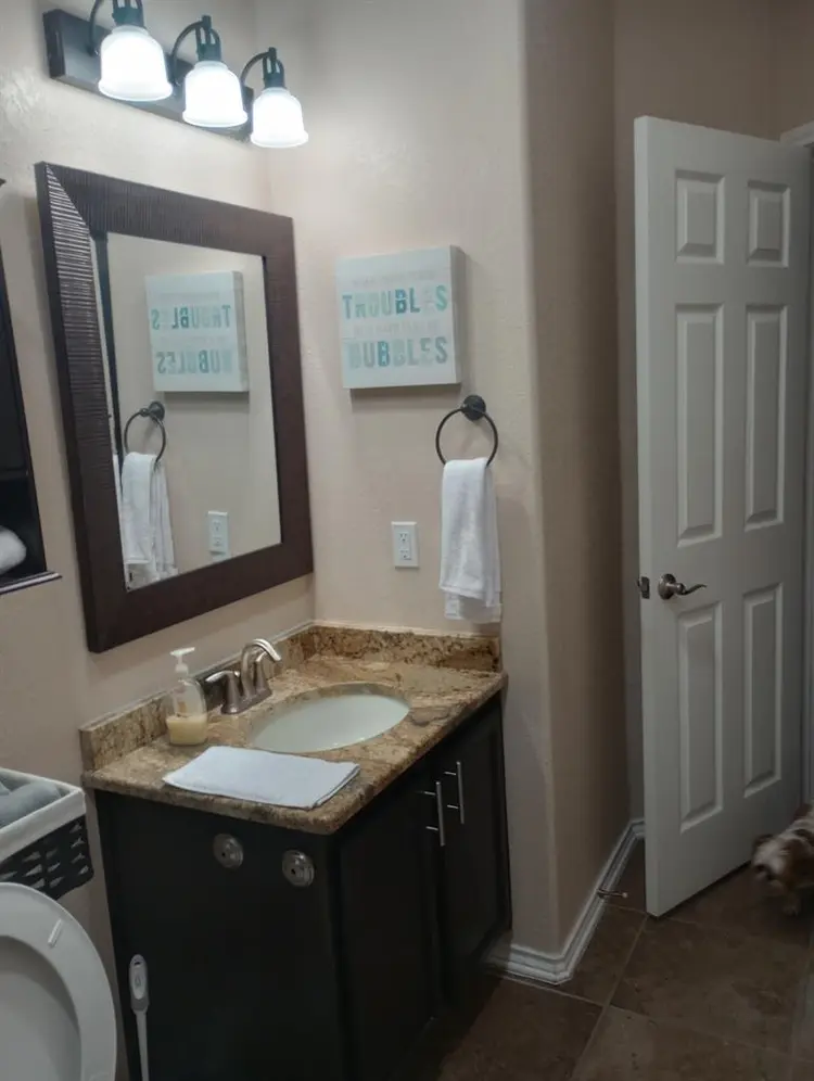 3 BR in Converse