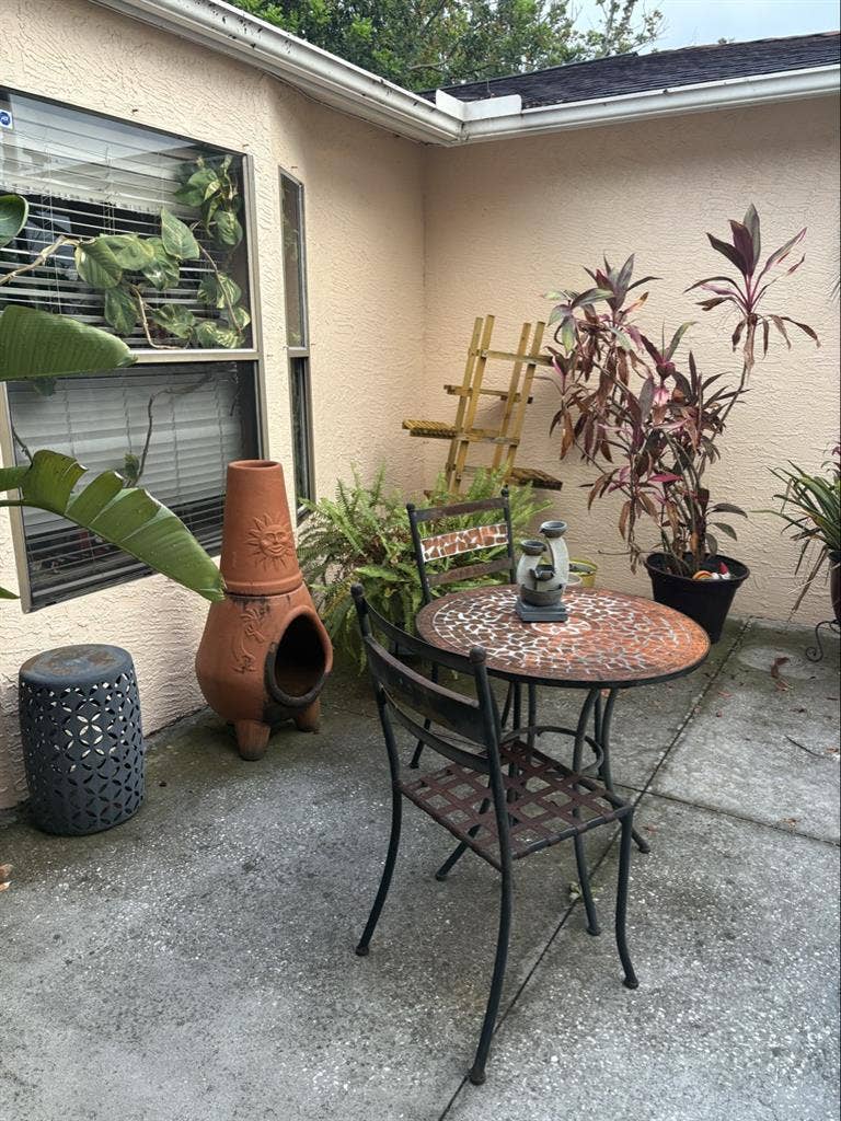Nice 1 bedroom house on lake