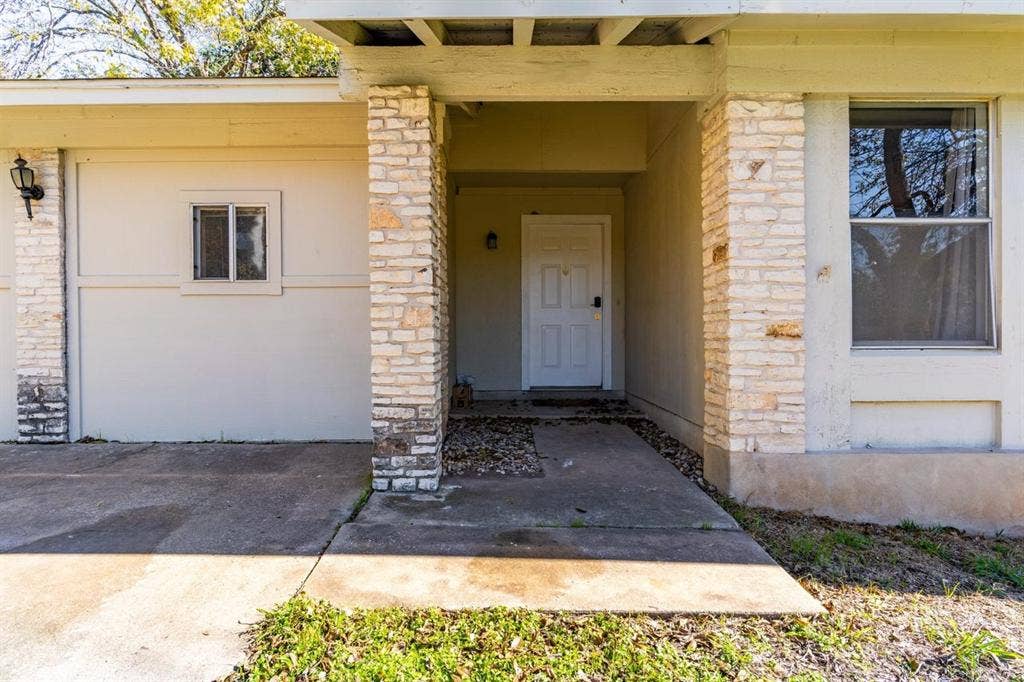 3 BR in Austin