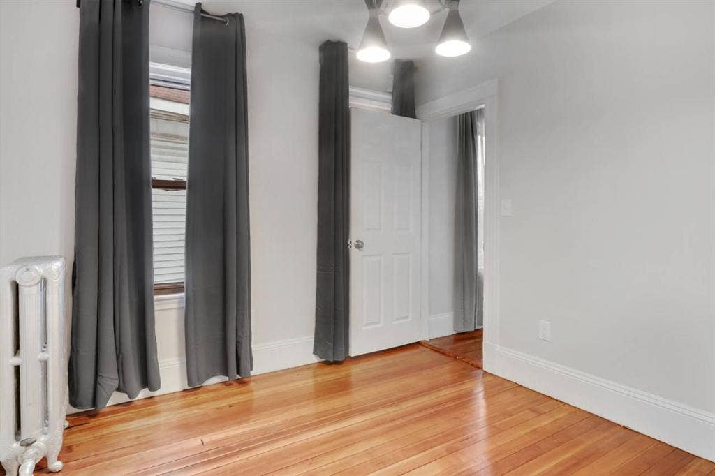 4 BR in Boston