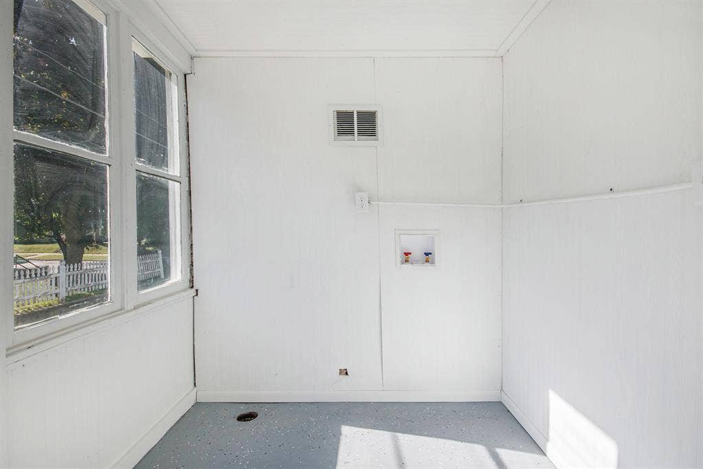 Large Private Room for Rent