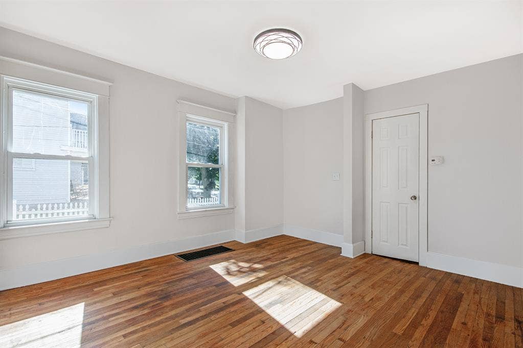 Large Private Room for Rent
