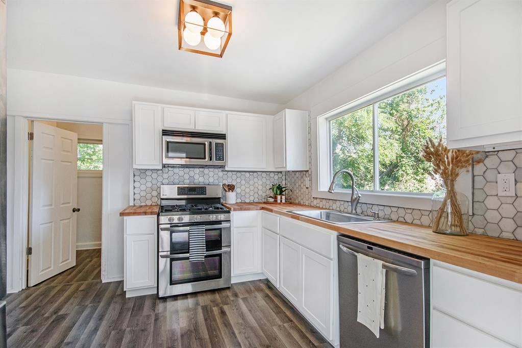 Large Private Room for Rent