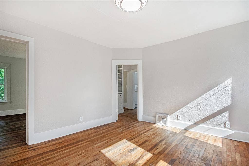 Large Private Room for Rent