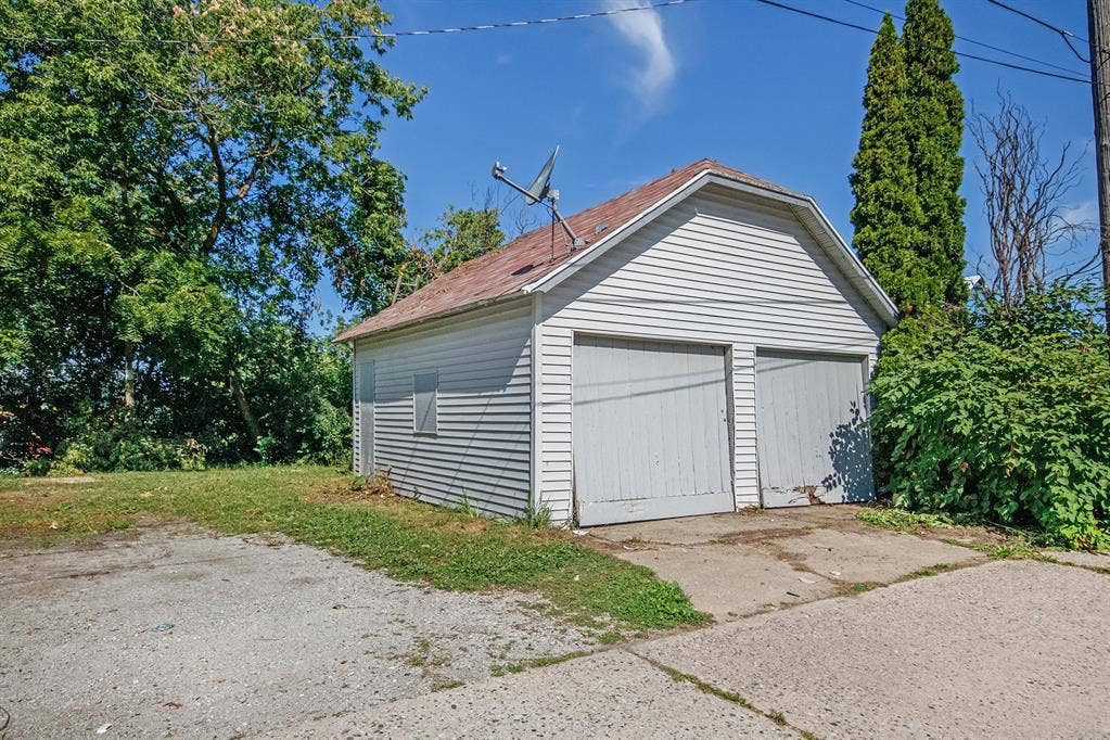 Large Private Room for Rent