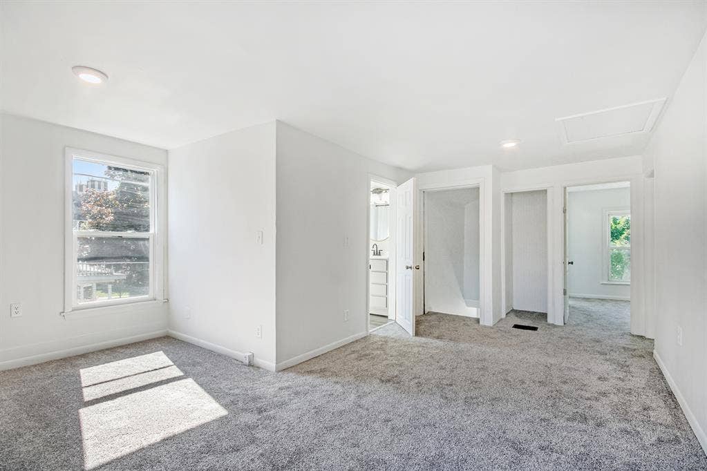 Large Private Room for Rent