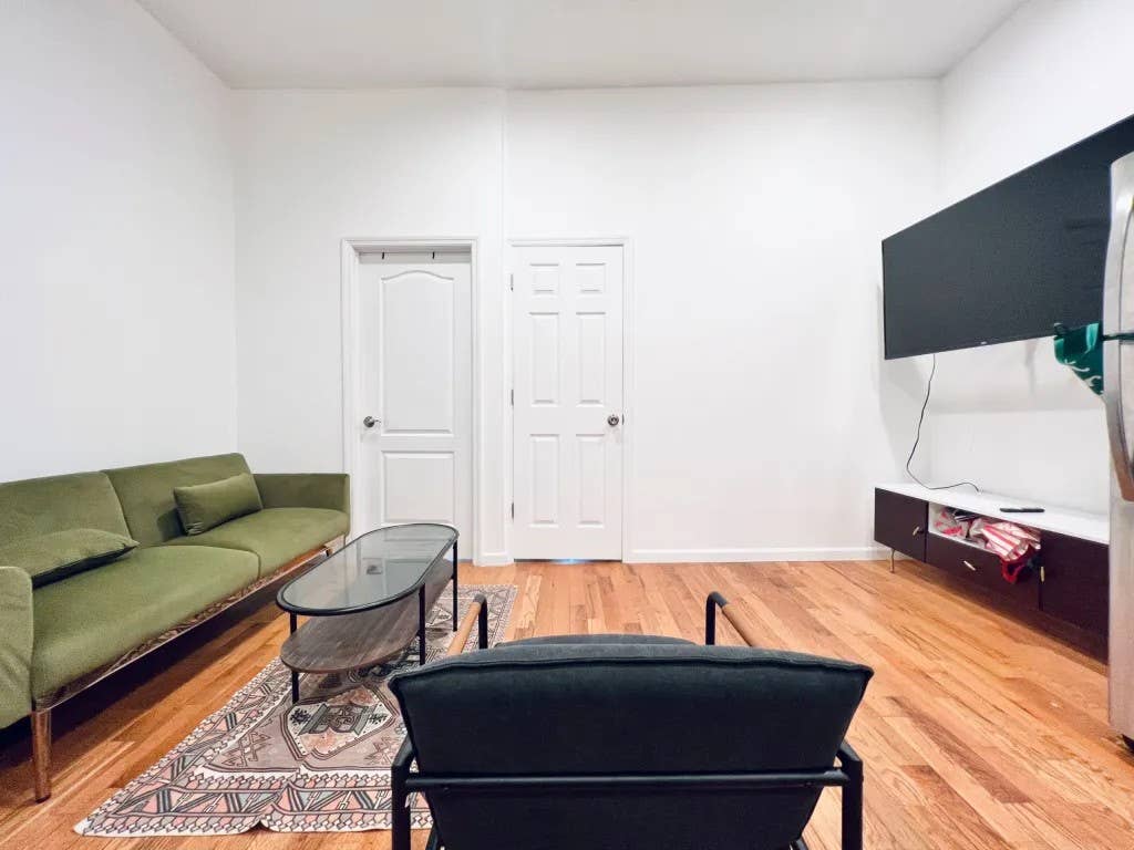 Furnished Room I min to Manhattan