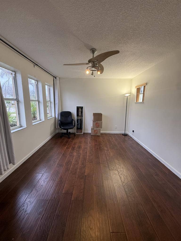 Private Room for Rent with Gym