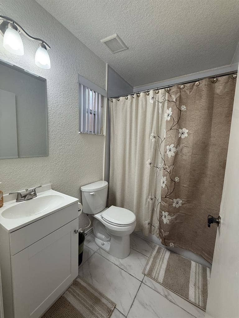 Private Room for Rent with Gym