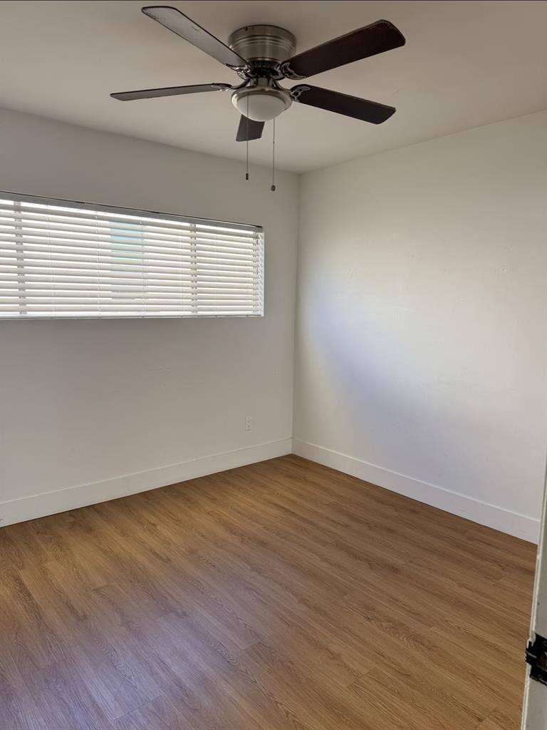 Mid-City room for rent