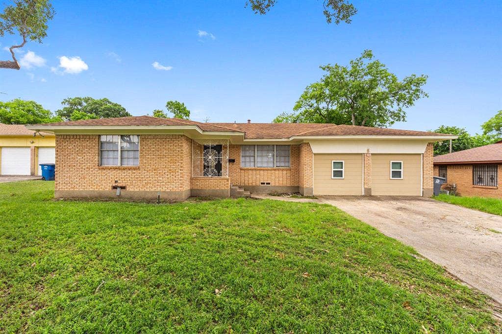 8 BR in Dallas