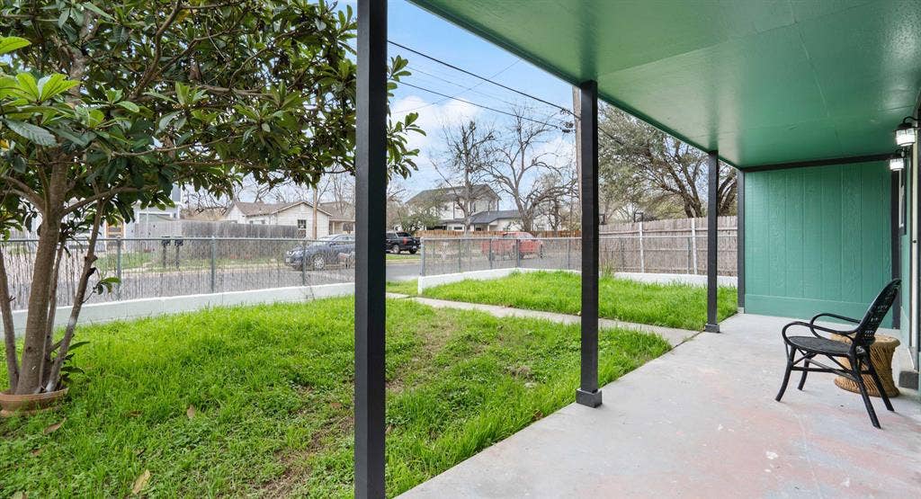 4 BR in Austin