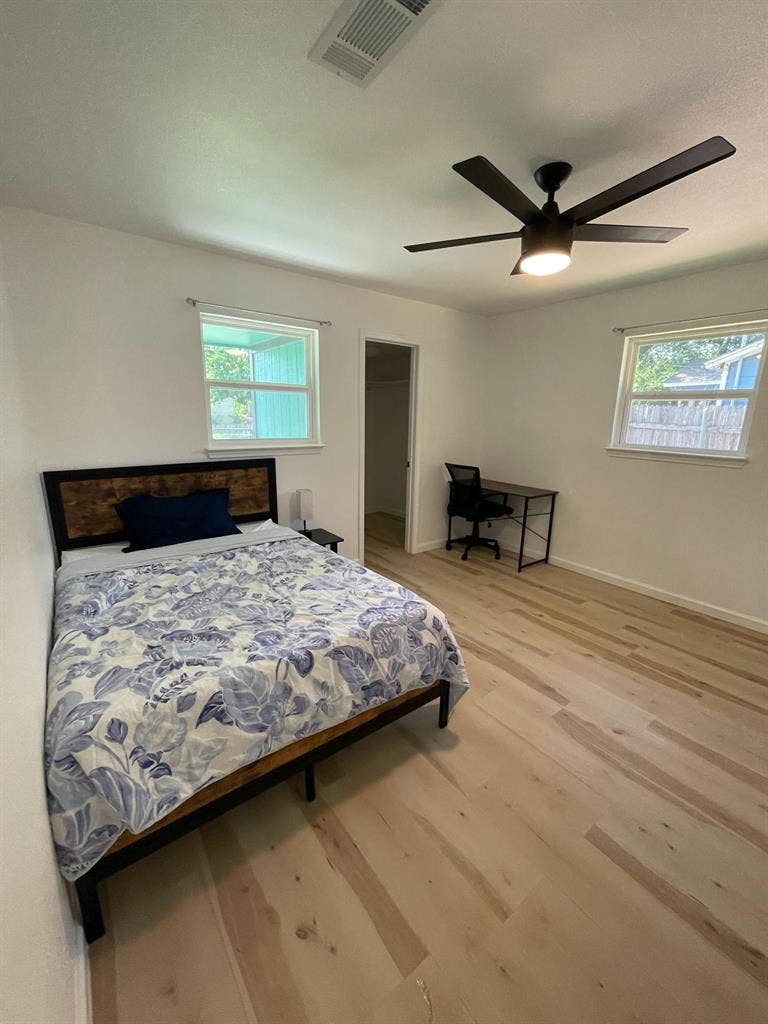 4 BR in Austin