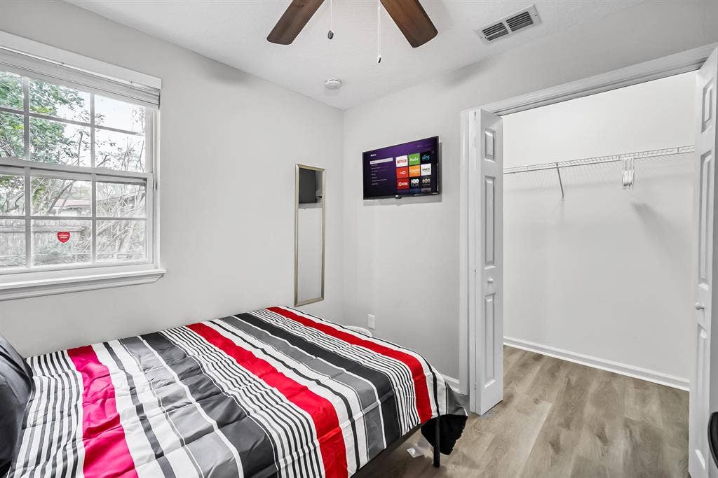 6 BR in Jacksonville