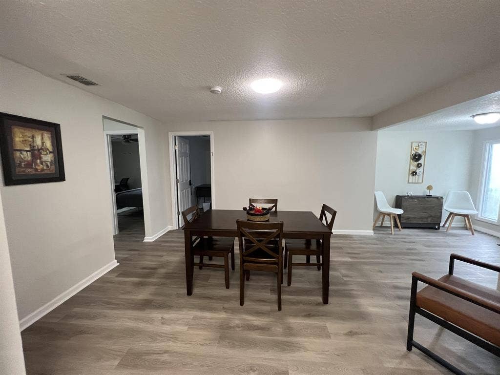 6 BR in Jacksonville