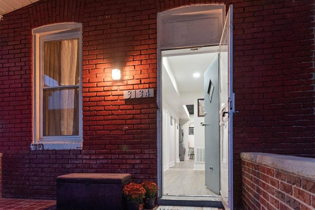 8 BR in Baltimore