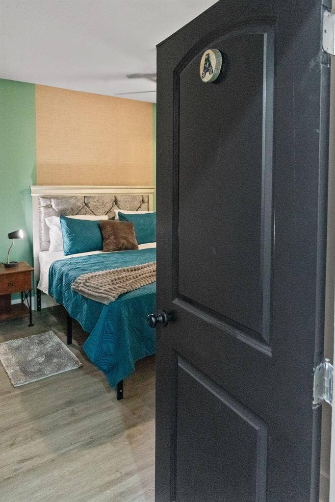 8 BR in Baltimore