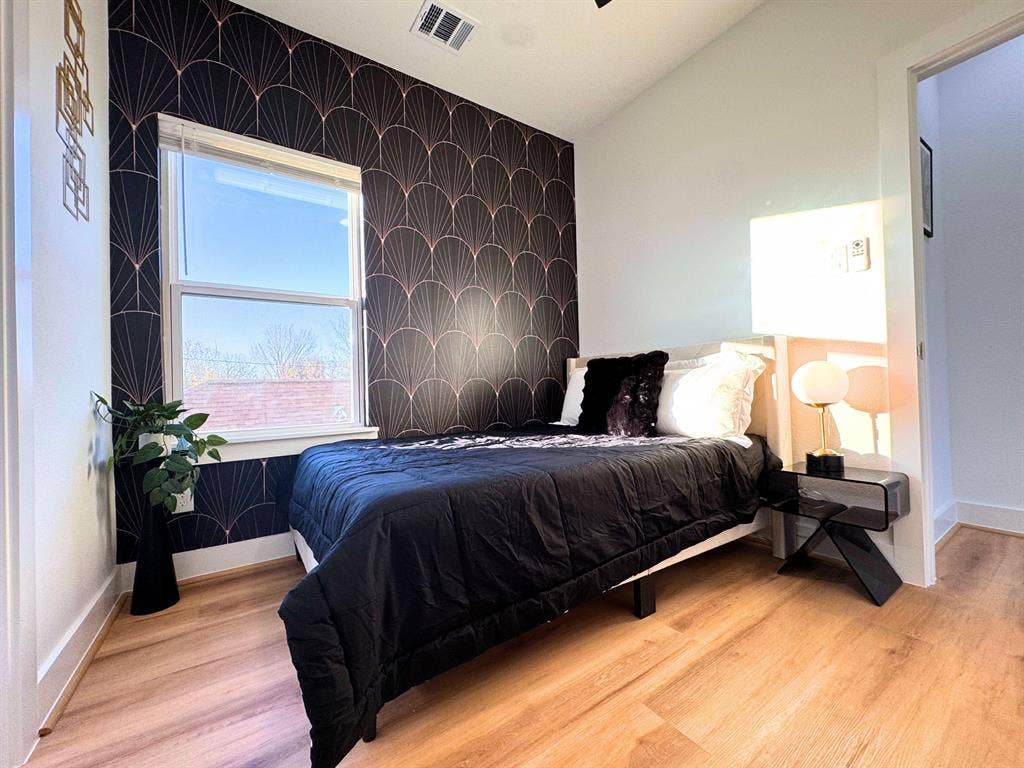 8 BR in Houston