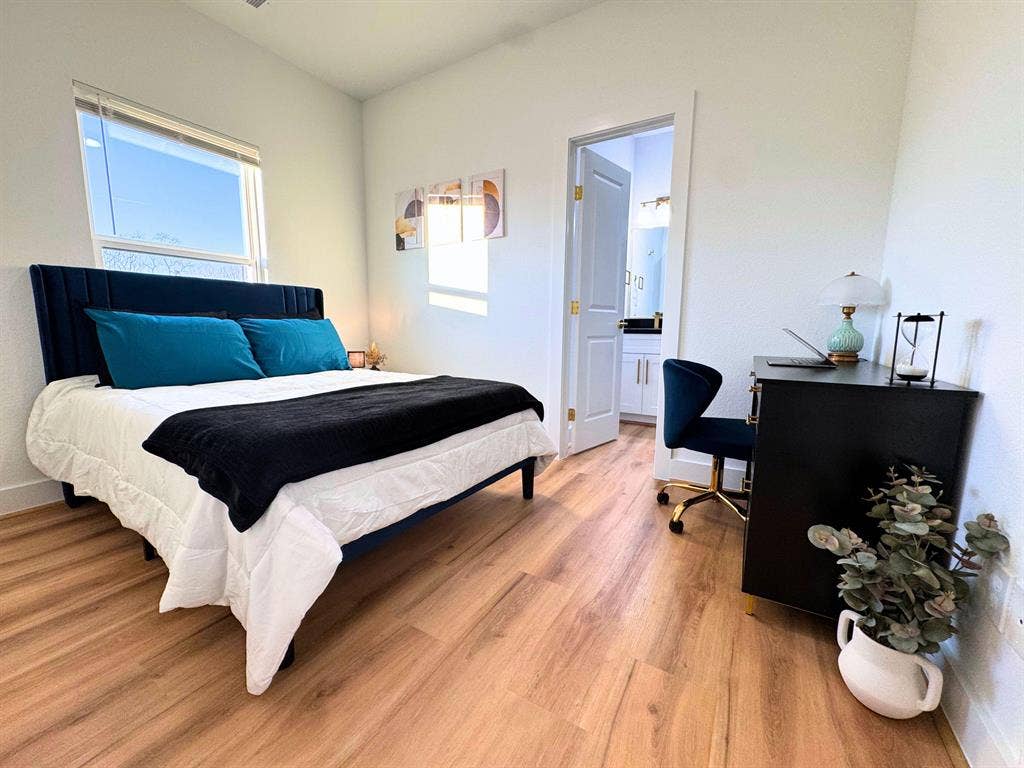 8 BR in Houston