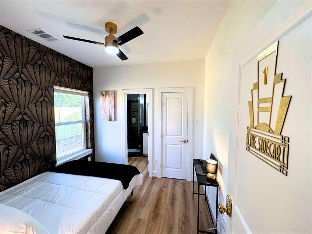 8 BR in Houston