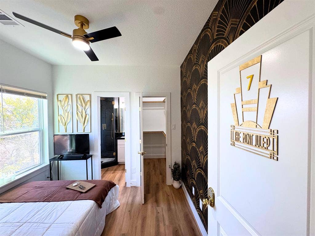 8 BR in Houston