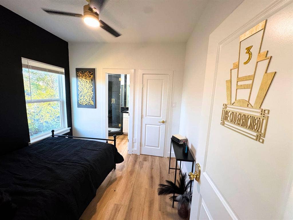 8 BR in Houston