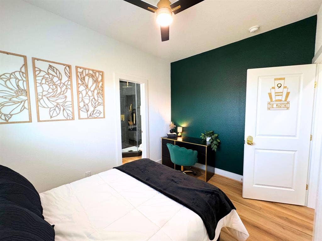 8 BR in Houston