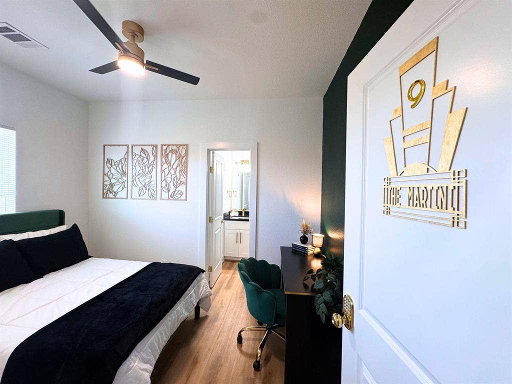 8 BR in Houston