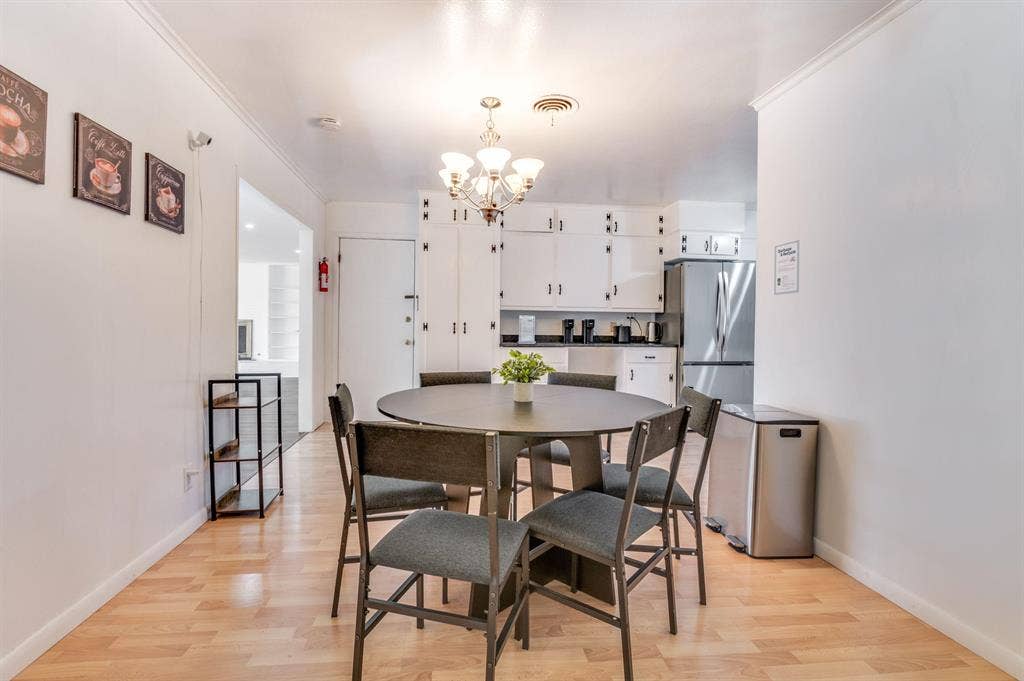 5 BR in Arlington
