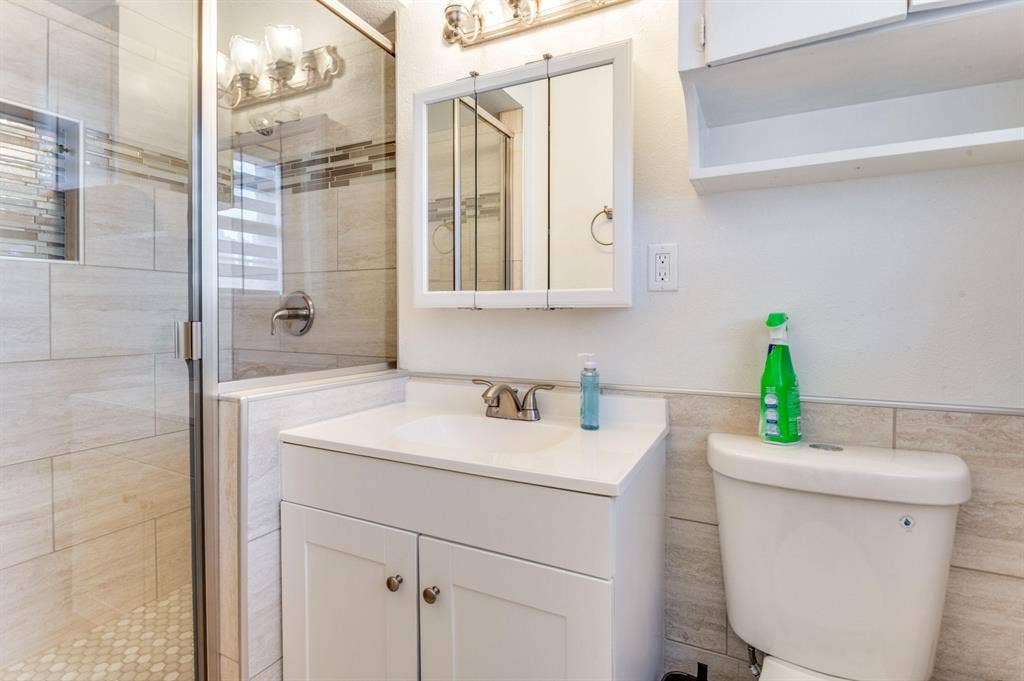 5 BR in Arlington