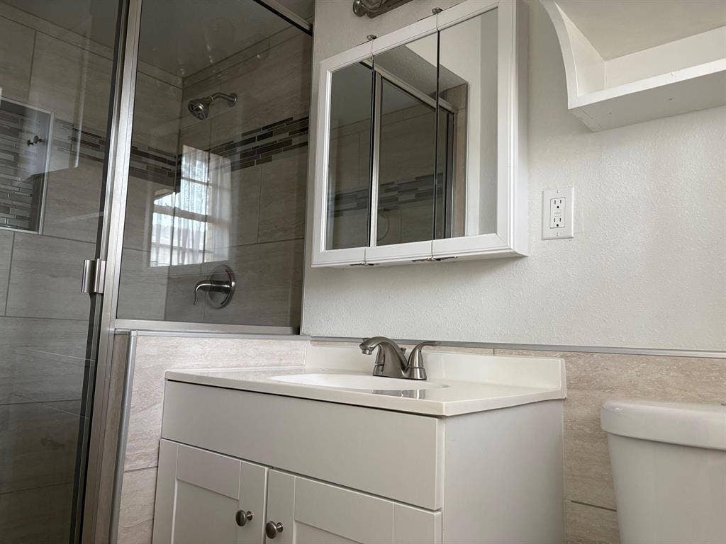 5 BR in Arlington