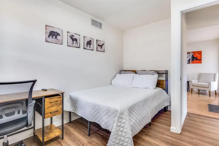 5 BR in Arlington