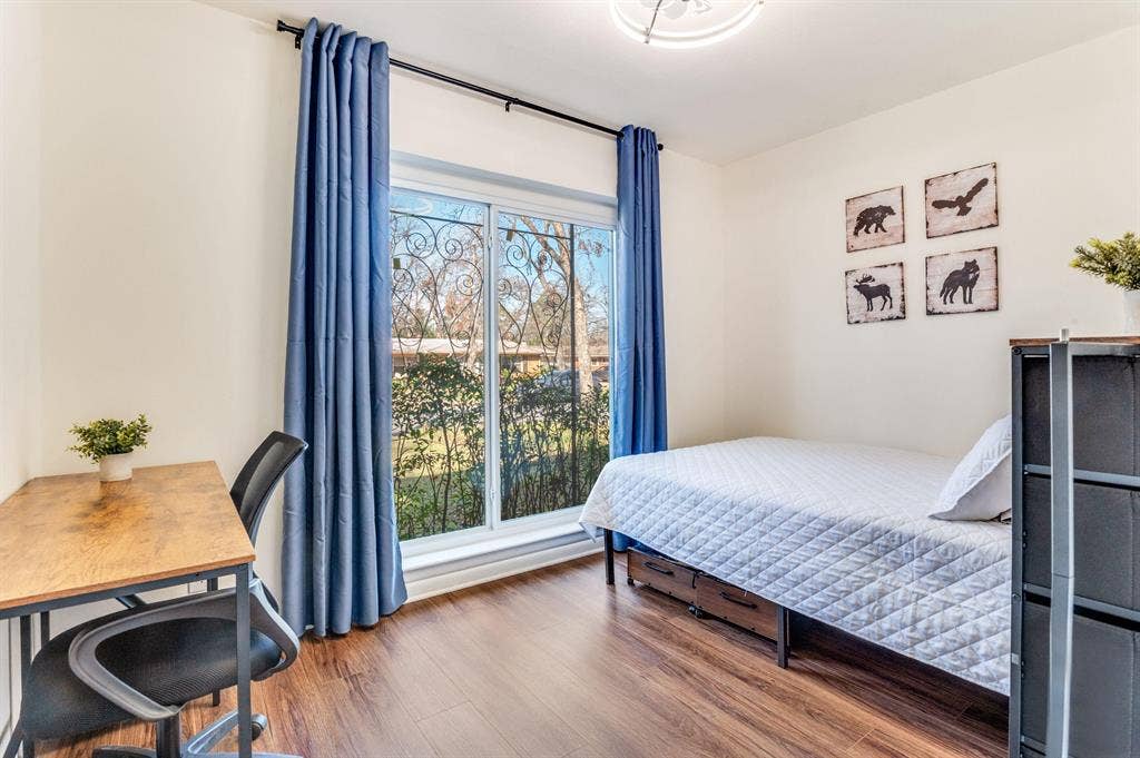 5 BR in Arlington