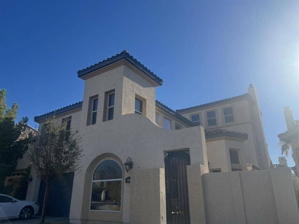 2 BR in Henderson