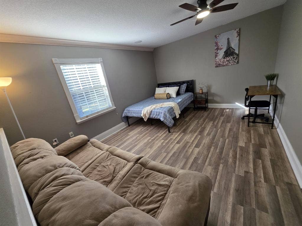 5 BR in Lithia