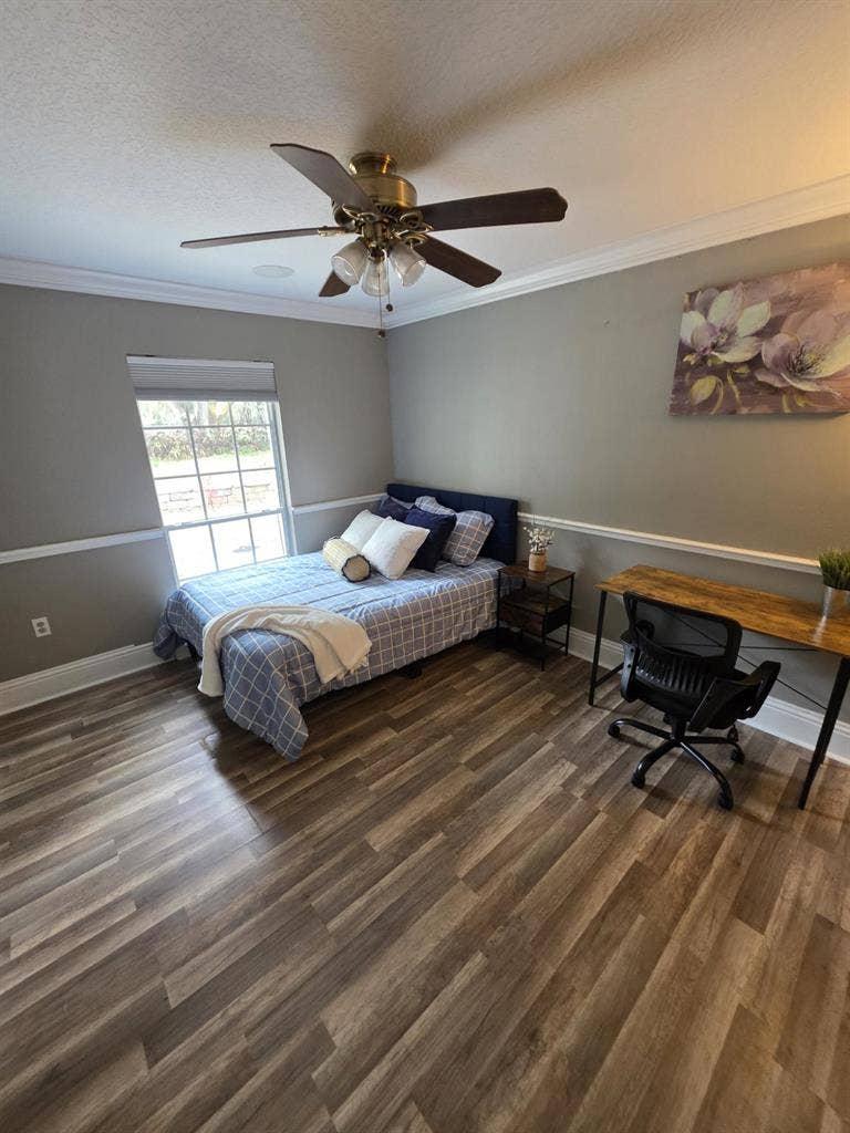 5 BR in Lithia