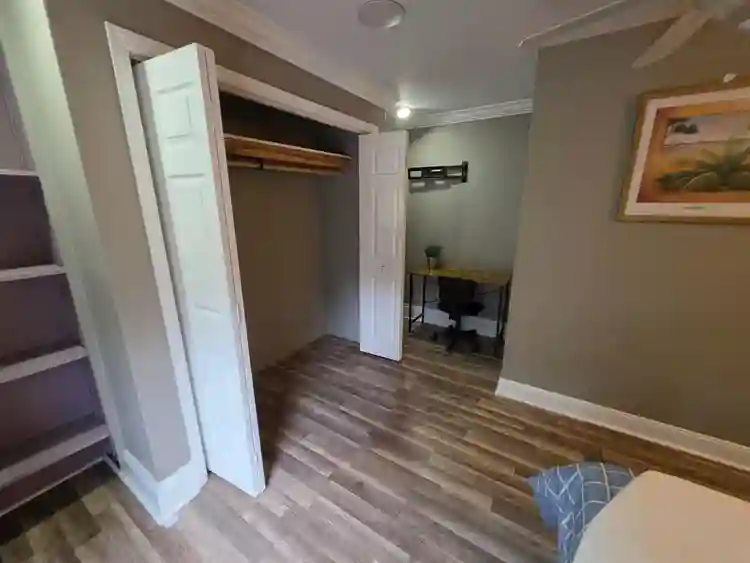 5 BR in Lithia