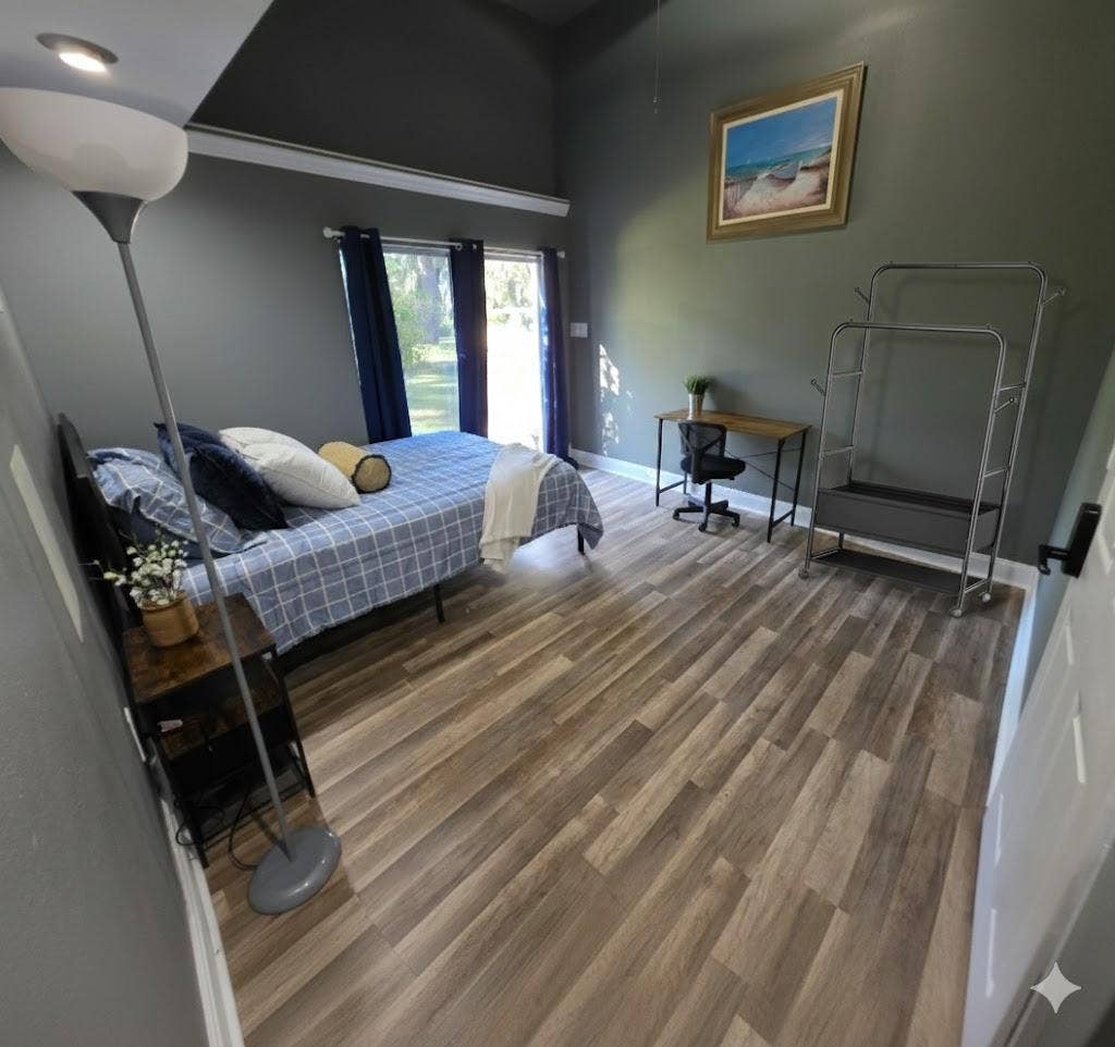 5 BR in Lithia