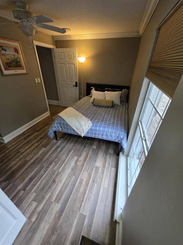 5 BR in Lithia